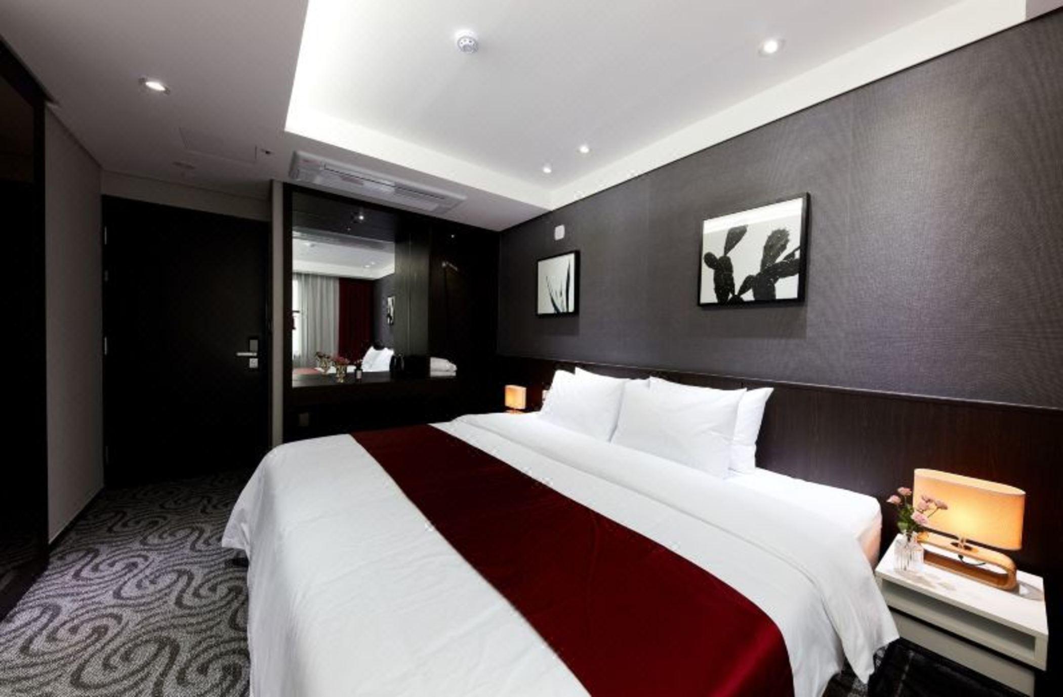 Hotel Ramada By Wyndham Yongin Zewnętrze zdjęcie
