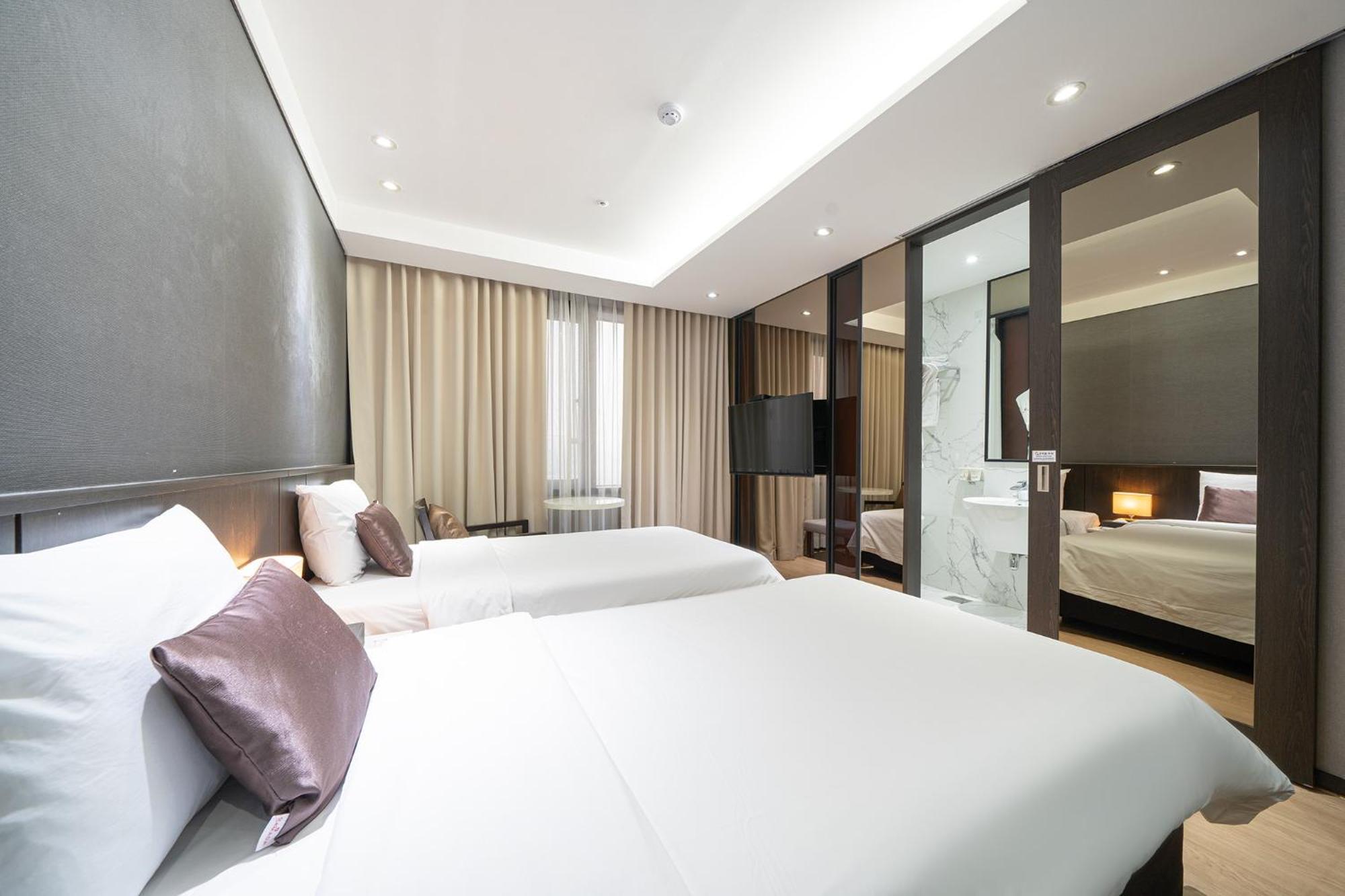 Hotel Ramada By Wyndham Yongin Zewnętrze zdjęcie